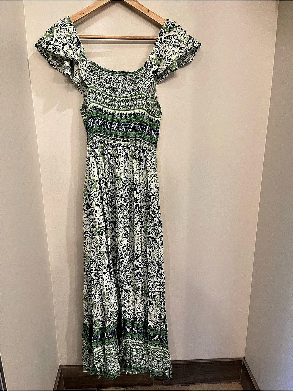 Jessica Simpson Floral Smocked Maxi Dress in Green & White - Picture 2 of 3